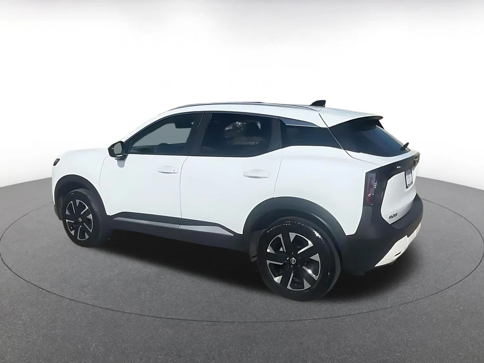2026 Nissan Kicks - Image 4 of 31