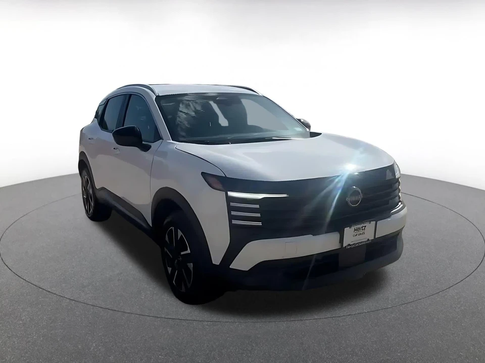 2026 Nissan Kicks - Image 3 of 31