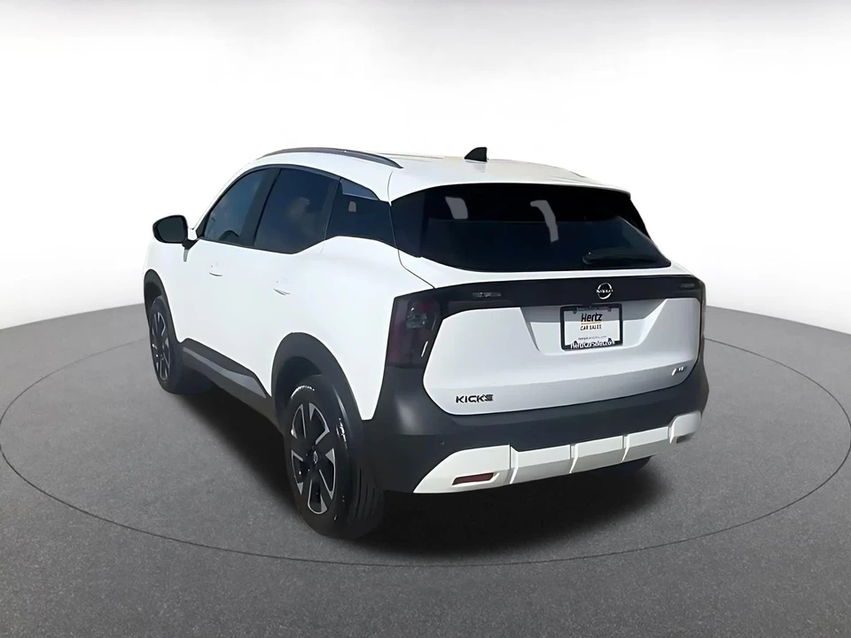 2026 Nissan Kicks - Image 7 of 31