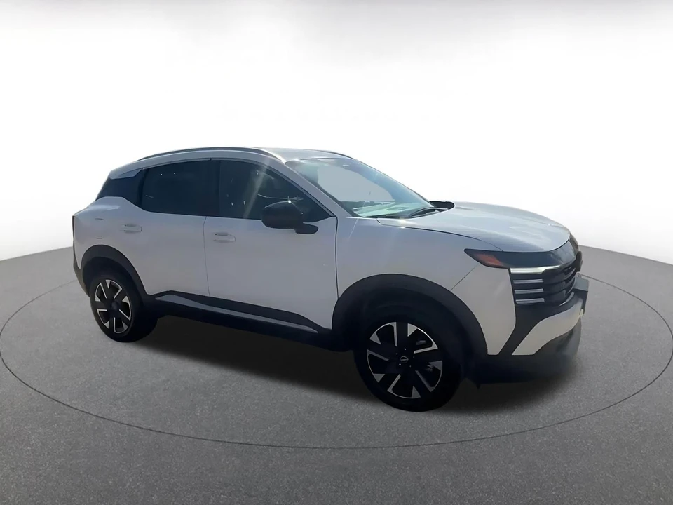 2026 Nissan Kicks - Image 2 of 31