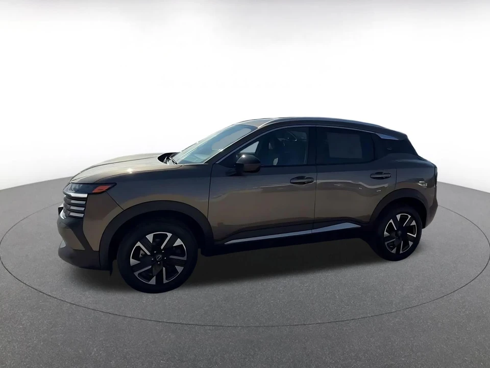 2026 Nissan Kicks - Image 8 of 31