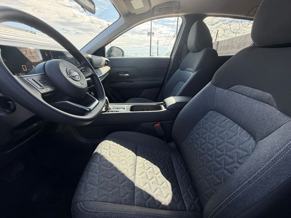 2026 Nissan Kicks - Image 27 of 31