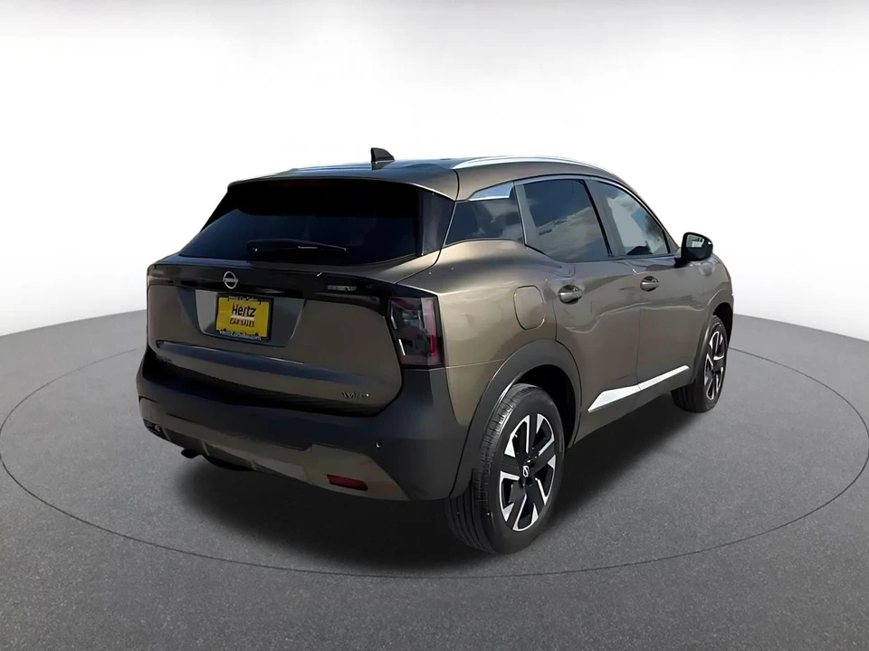 2026 Nissan Kicks - Image 15 of 31