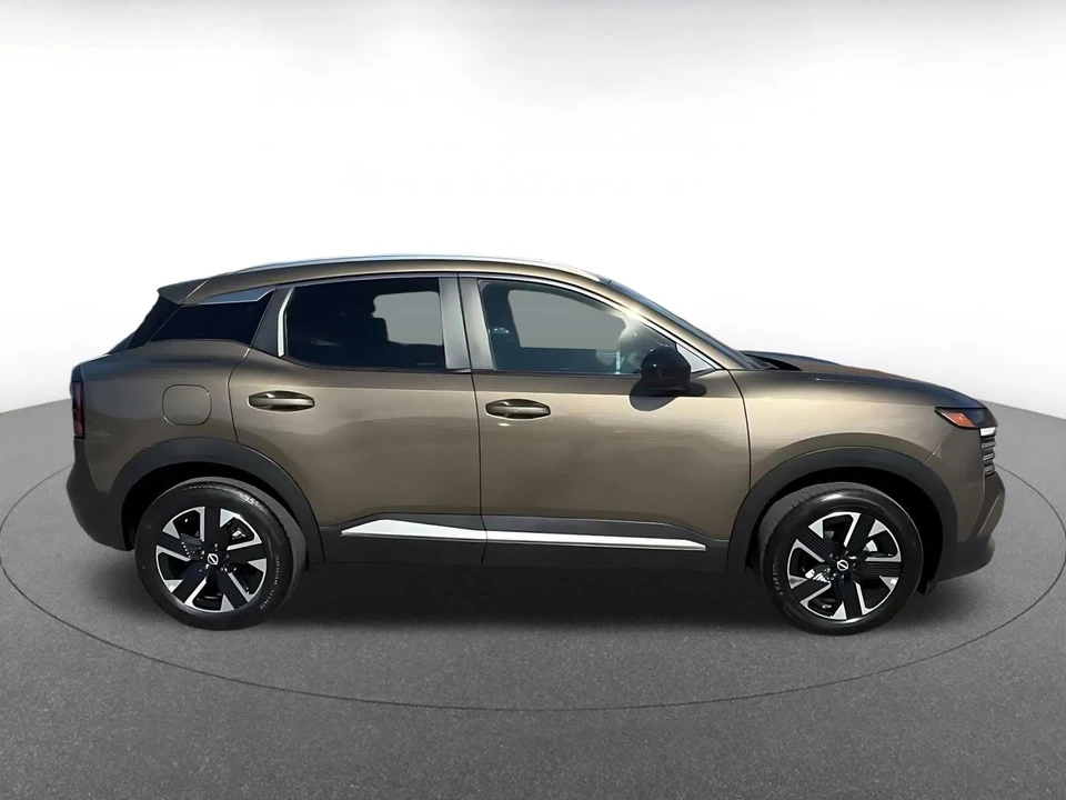 2026 Nissan Kicks - Image 17 of 31