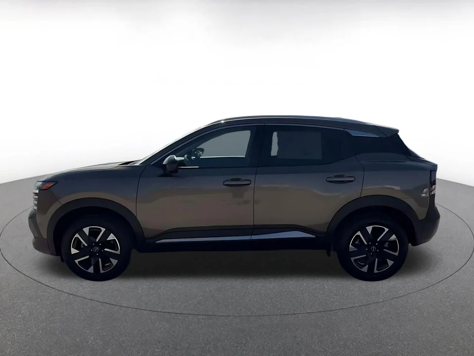 2026 Nissan Kicks - Image 9 of 31