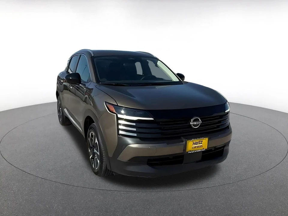 2026 Nissan Kicks - Image 3 of 31
