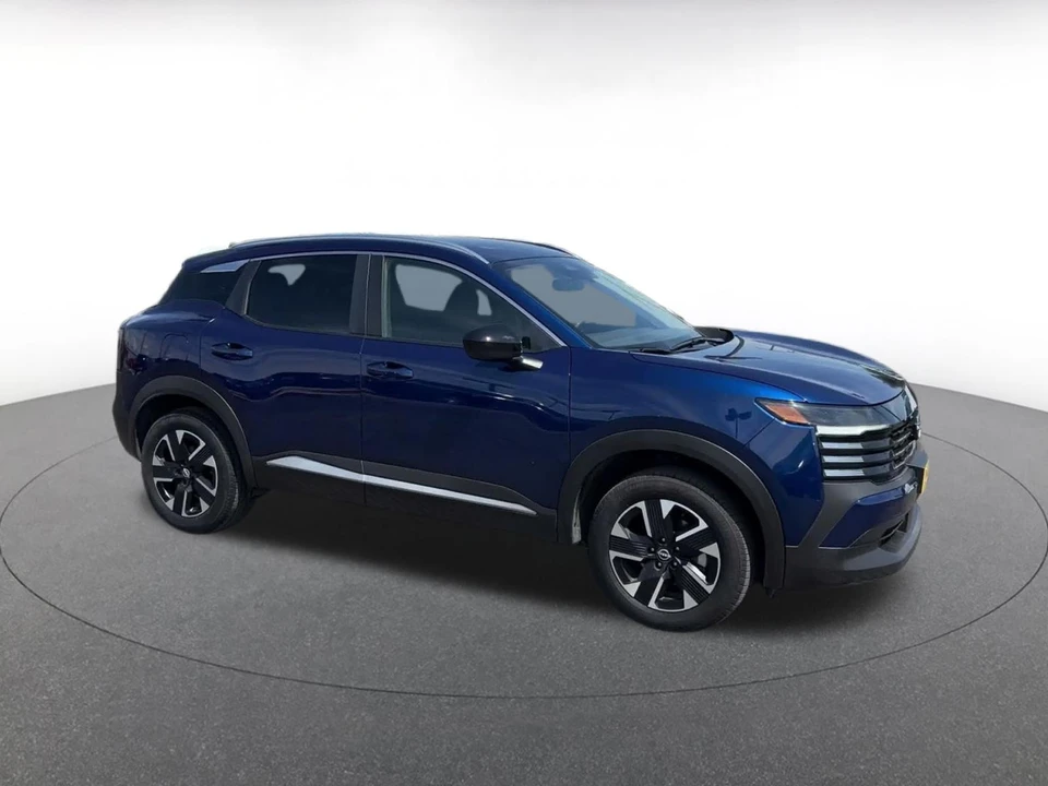 2026 Nissan Kicks - Image 2 of 31