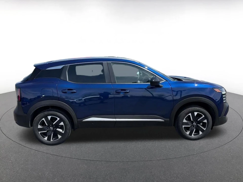 2026 Nissan Kicks - Image 17 of 31