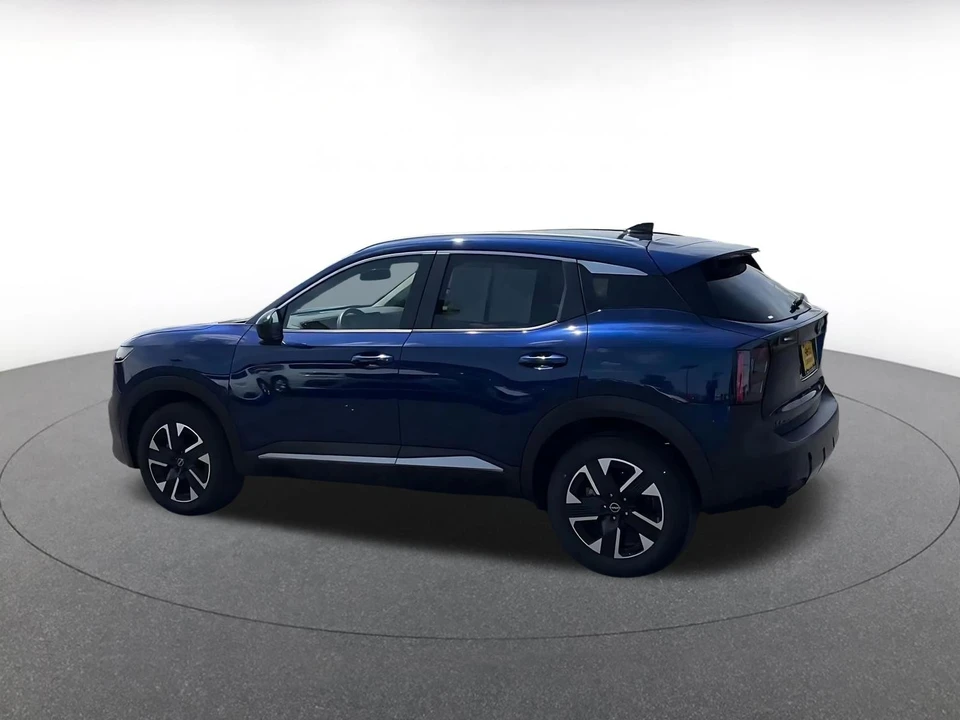 2026 Nissan Kicks - Image 11 of 31