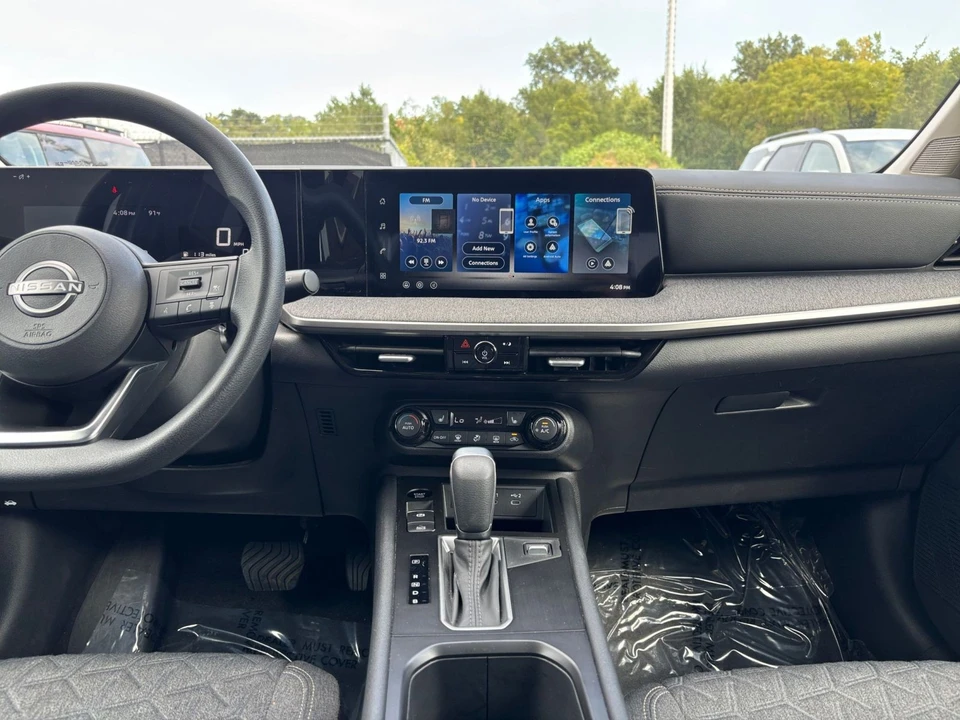 2026 Nissan Kicks - Image 18 of 31