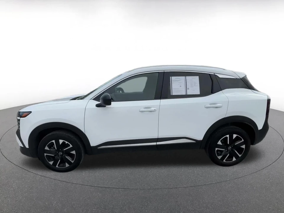 2026 Nissan Kicks - Image 9 of 31