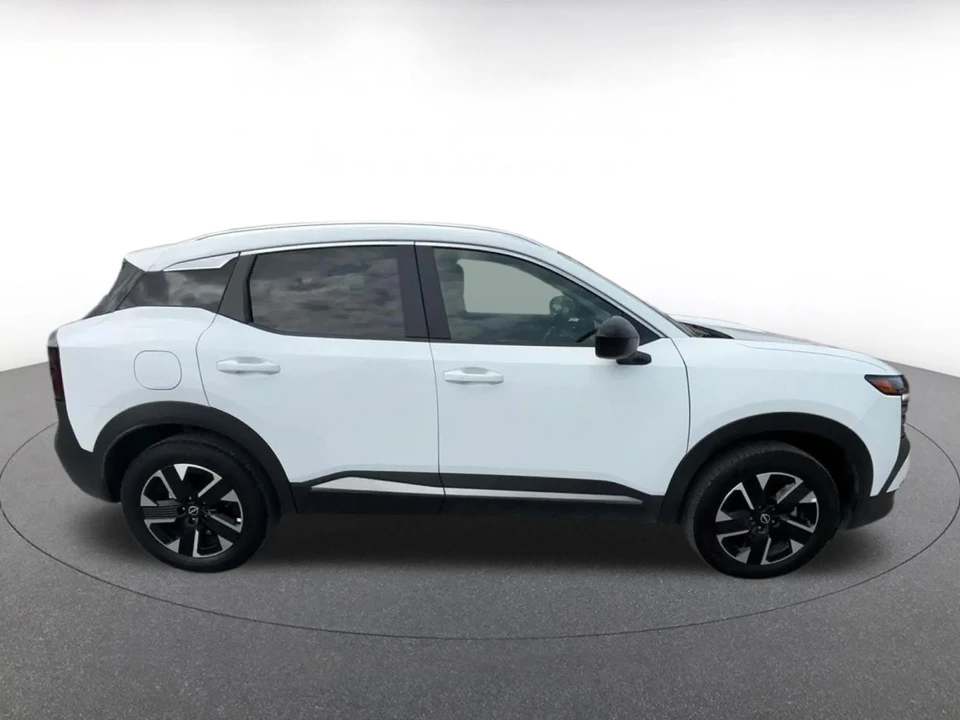 2026 Nissan Kicks - Image 17 of 31