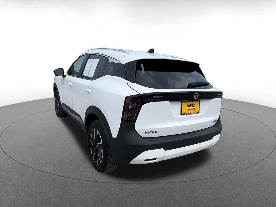2026 Nissan Kicks - Image 12 of 31
