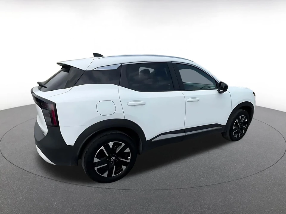 2026 Nissan Kicks - Image 15 of 31