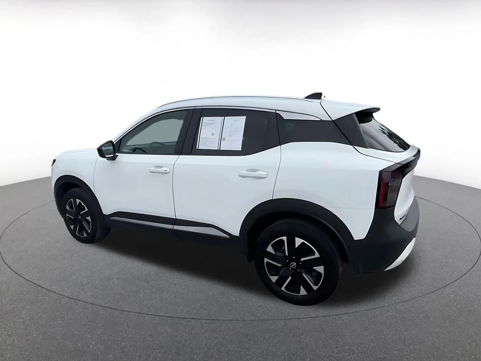 2026 Nissan Kicks - Image 11 of 31