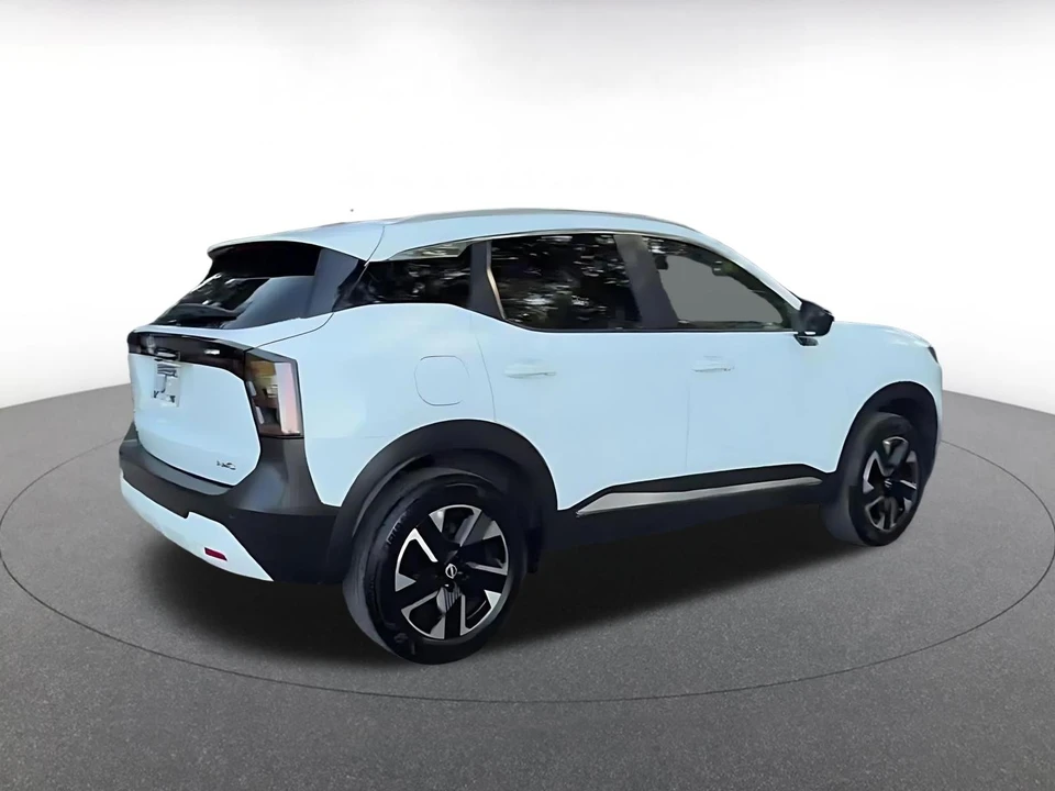 2026 Nissan Kicks - Image 14 of 31