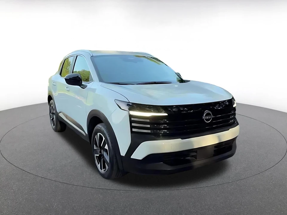 2026 Nissan Kicks - Image 3 of 31