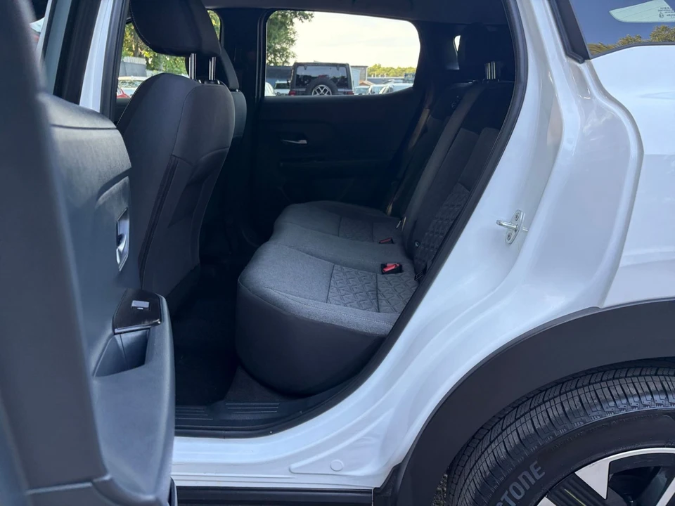 2026 Nissan Kicks - Image 26 of 31