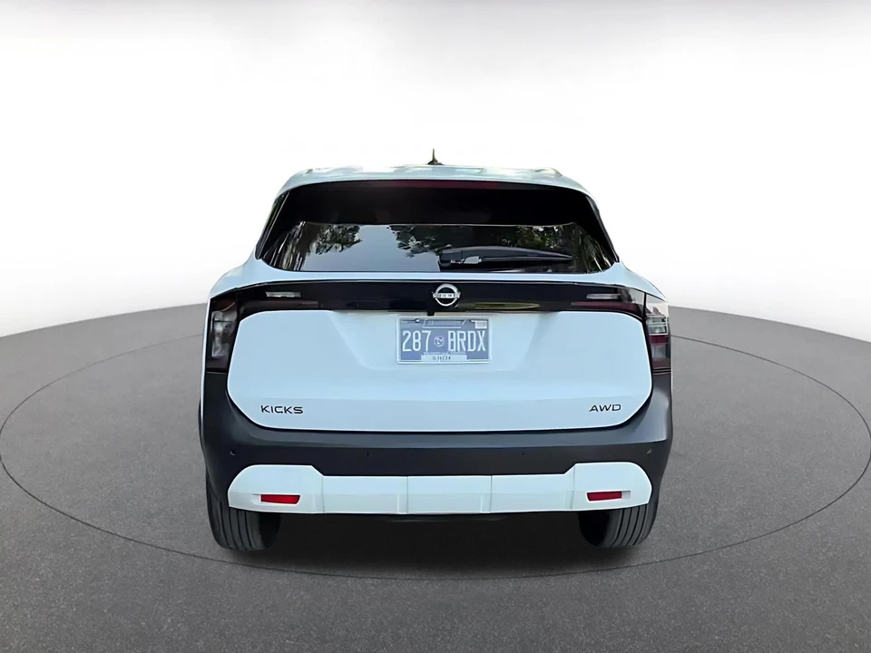 2026 Nissan Kicks - Image 12 of 31