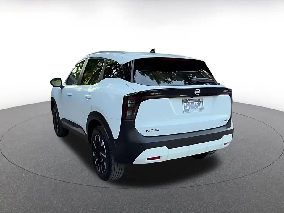 2026 Nissan Kicks - Image 17 of 31