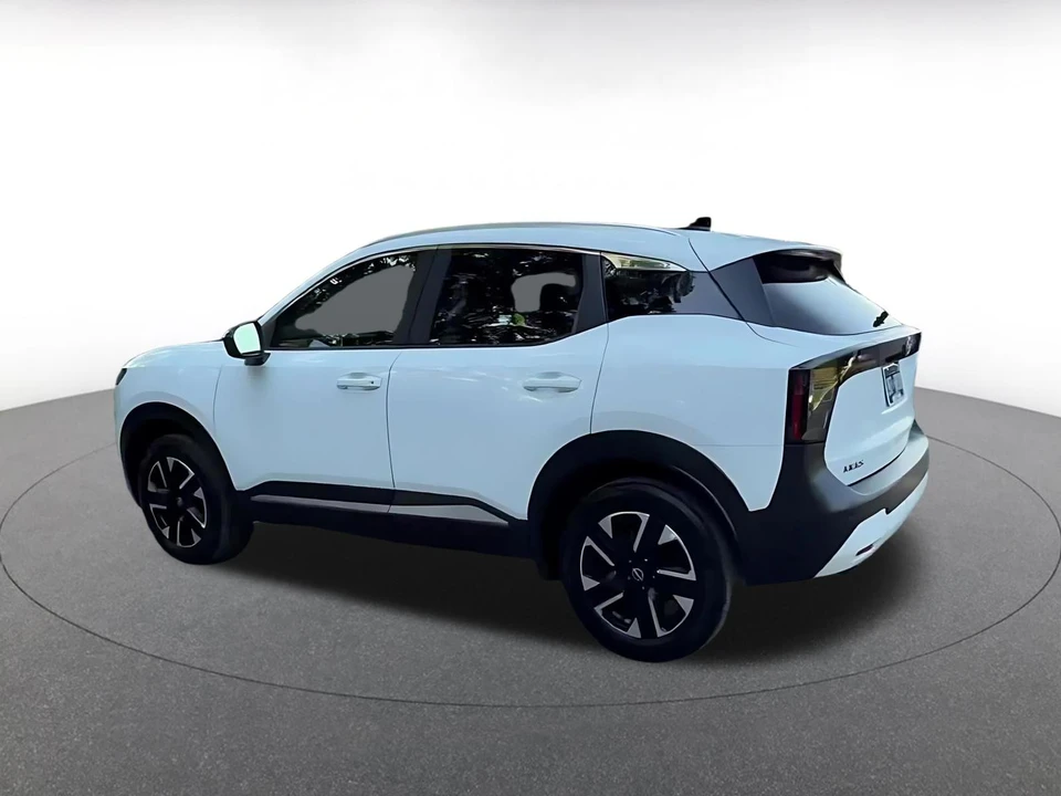 2026 Nissan Kicks - Image 16 of 31