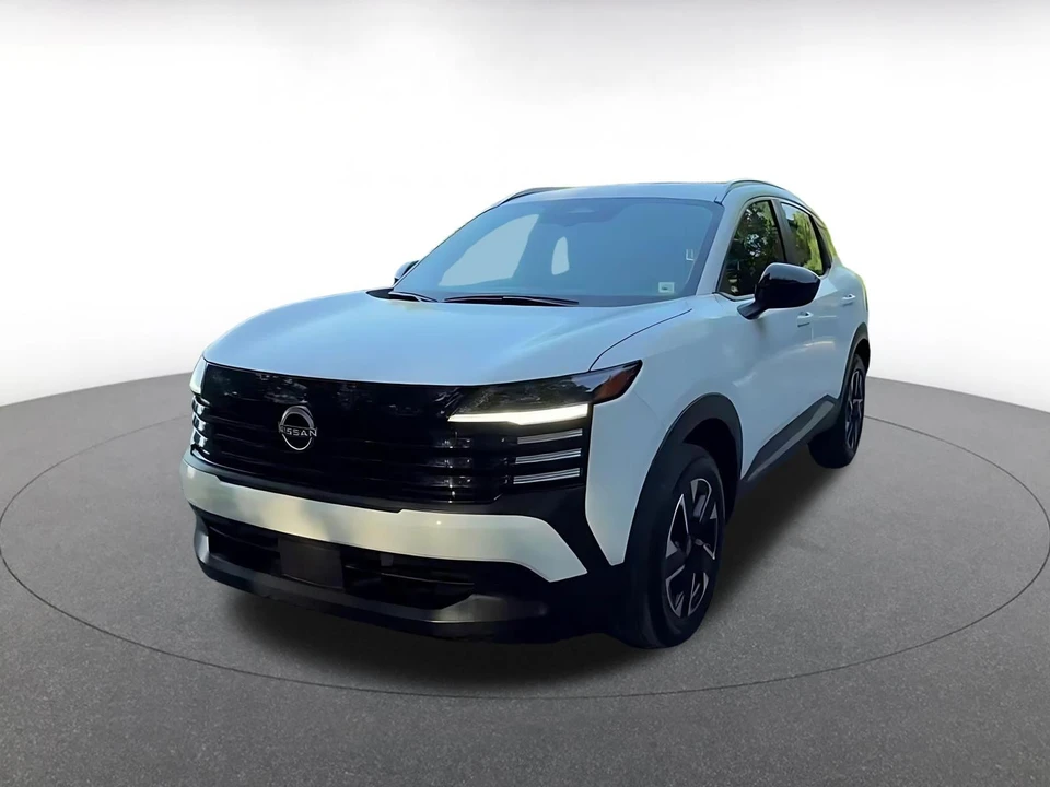2026 Nissan Kicks - Image 8 of 31