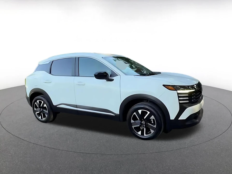 2026 Nissan Kicks - Image 2 of 31