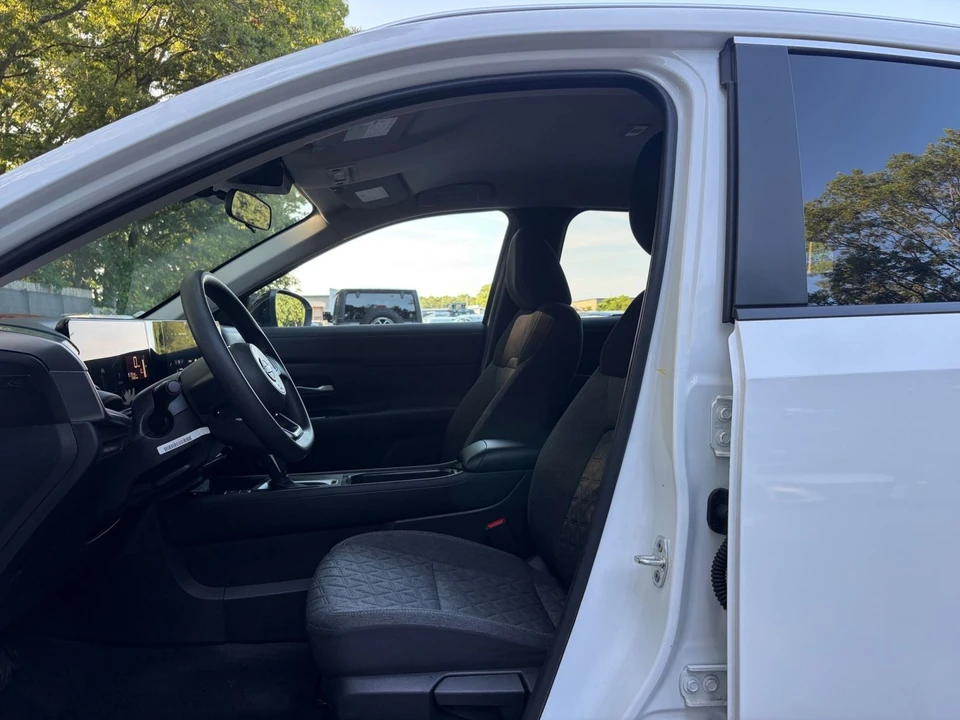 2026 Nissan Kicks - Image 27 of 31