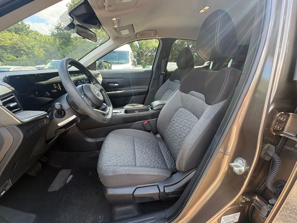 2026 Nissan Kicks - Image 24 of 31