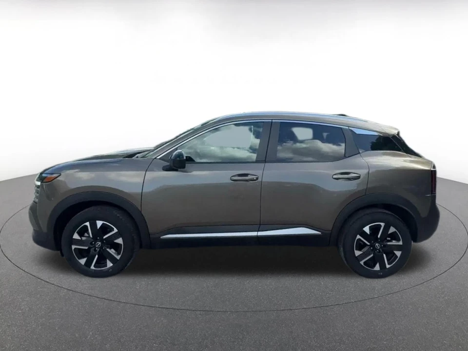 2026 Nissan Kicks - Image 11 of 31