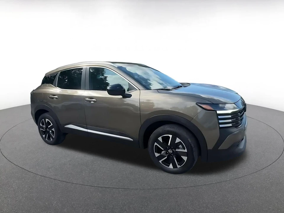 2026 Nissan Kicks - Image 2 of 31