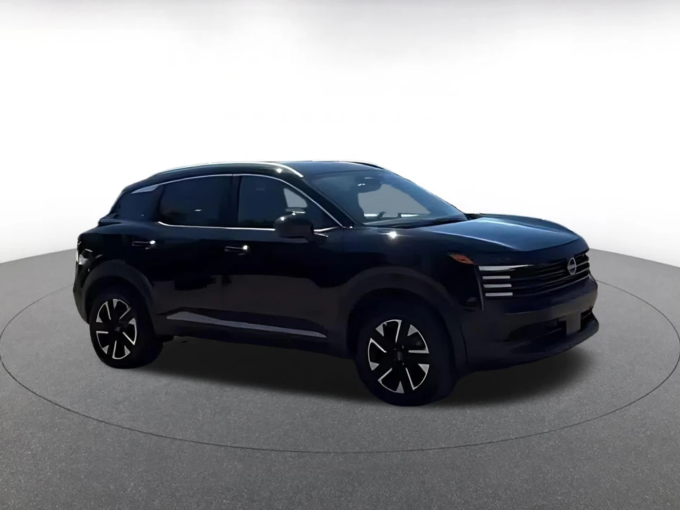 2026 Nissan Kicks - Image 2 of 31