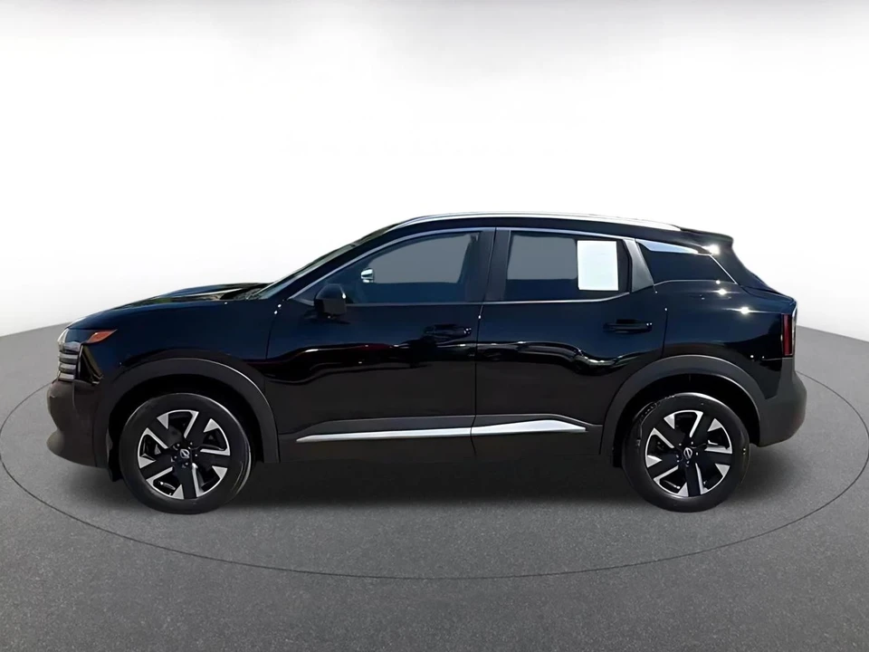 2026 Nissan Kicks - Image 9 of 31