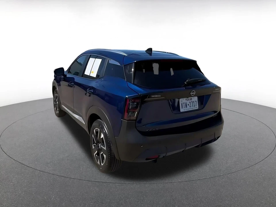 2026 Nissan Kicks - Image 12 of 31