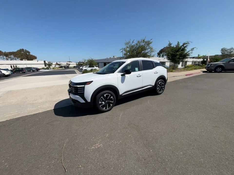 2026 Nissan Kicks - Image 11 of 31