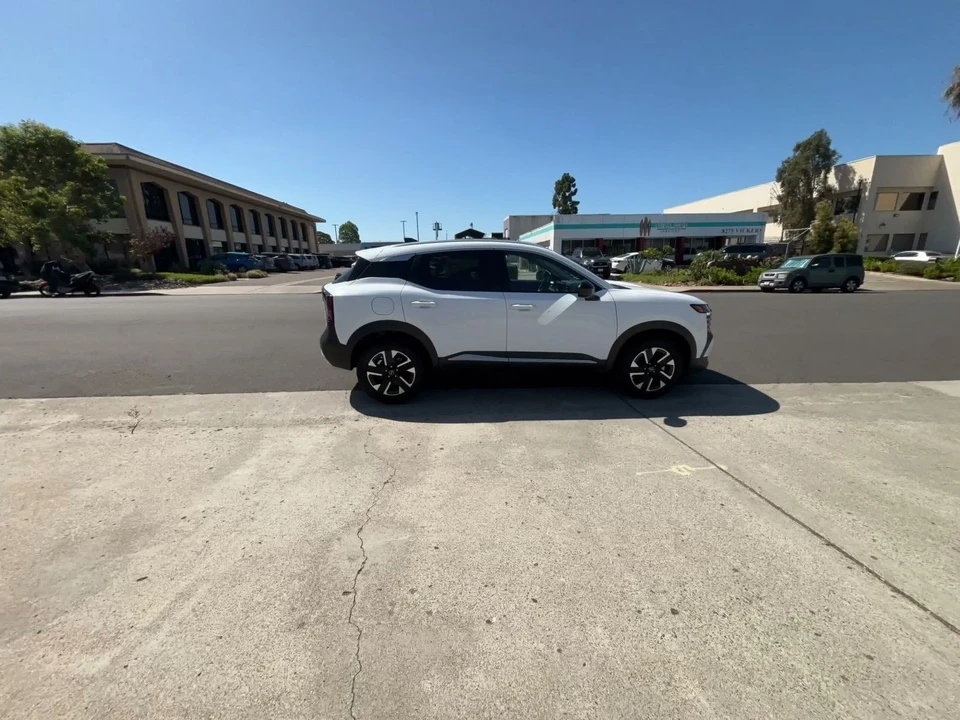 2026 Nissan Kicks - Image 17 of 31