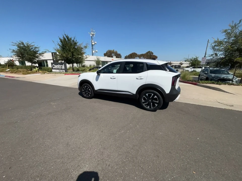 2026 Nissan Kicks - Image 14 of 31