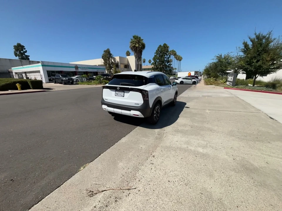 2026 Nissan Kicks - Image 15 of 31