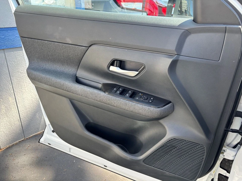 2026 Nissan Kicks - Image 20 of 31