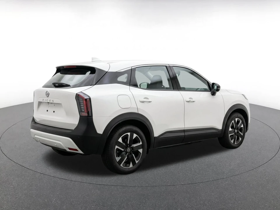 2026 Nissan Kicks - Image 11 of 24
