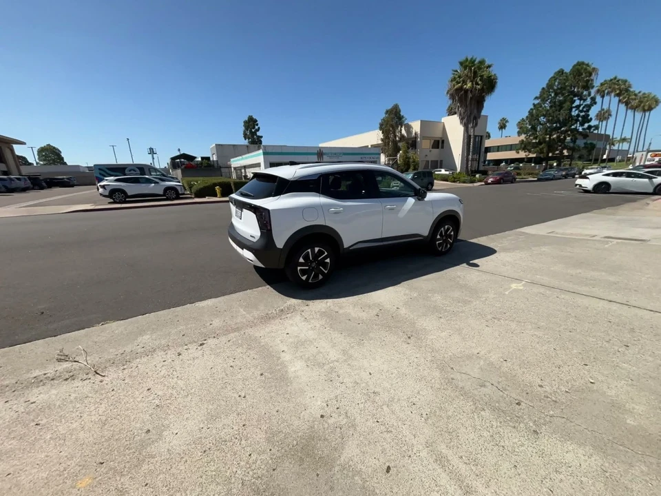 2026 Nissan Kicks - Image 16 of 31