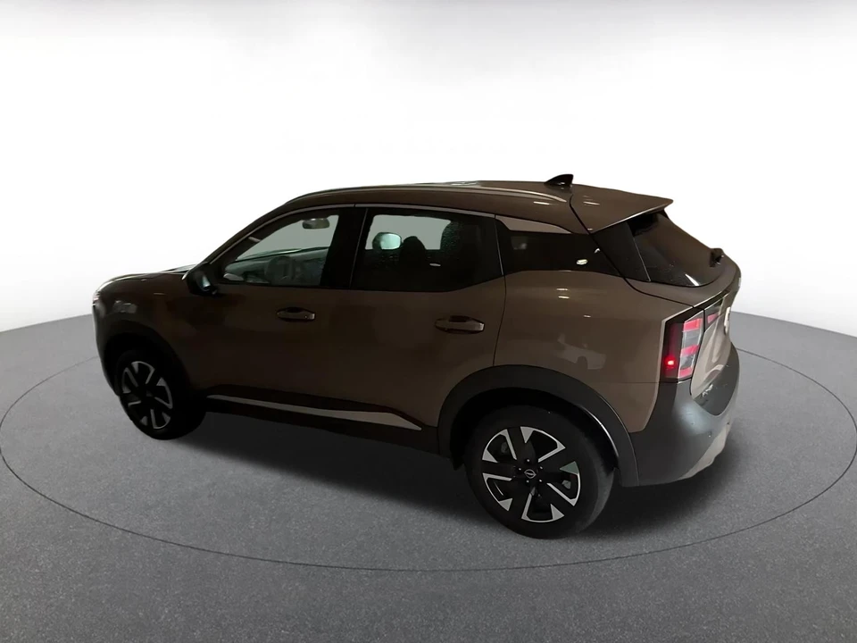 2026 Nissan Kicks - Image 11 of 31