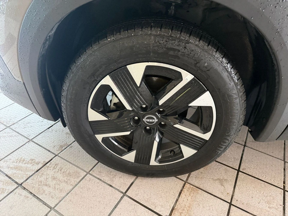 2026 Nissan Kicks - Image 26 of 31