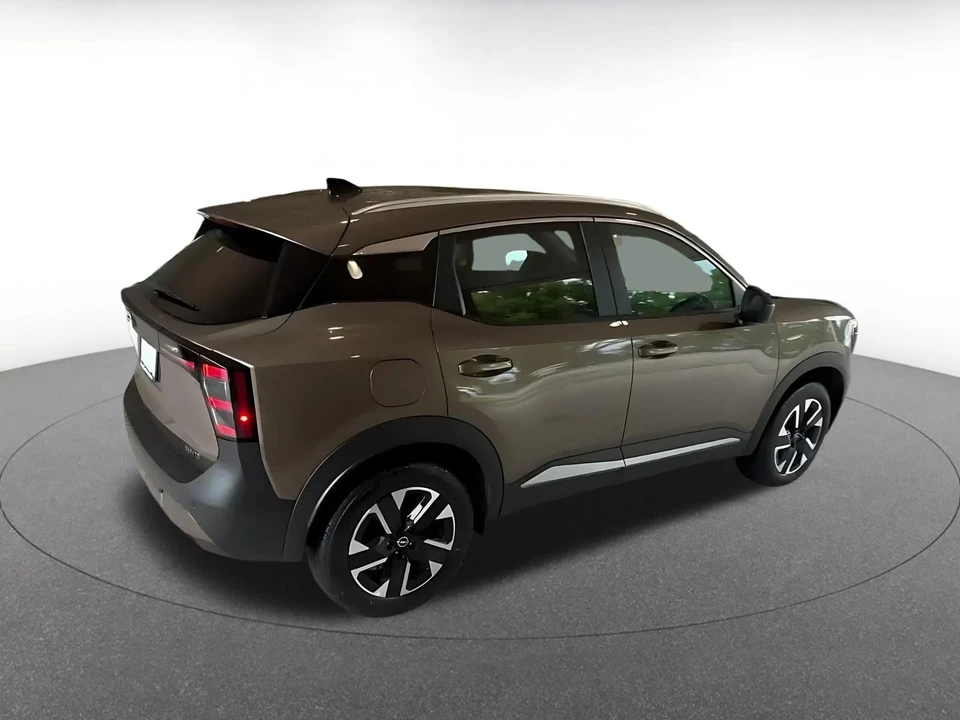 2026 Nissan Kicks - Image 17 of 31