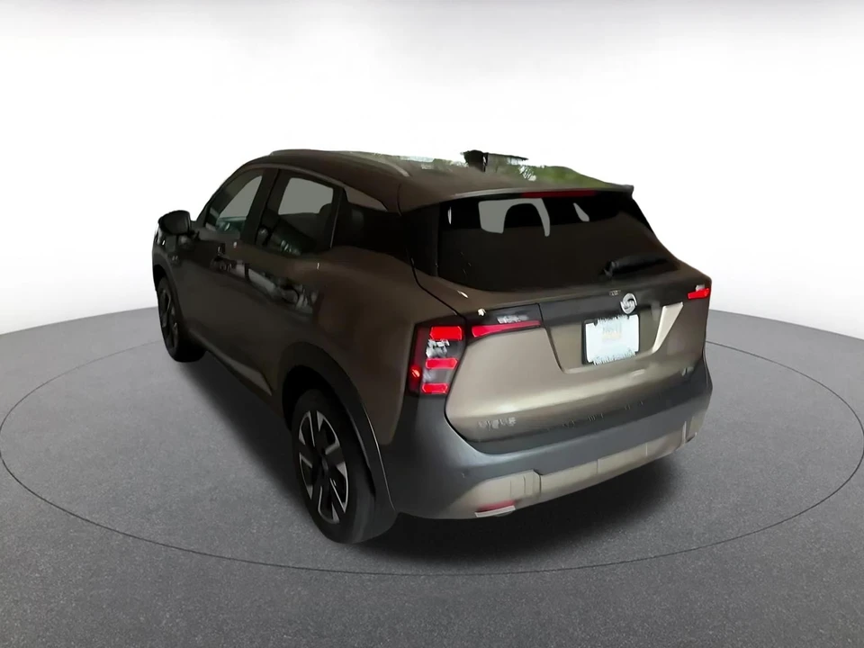 2026 Nissan Kicks - Image 12 of 31