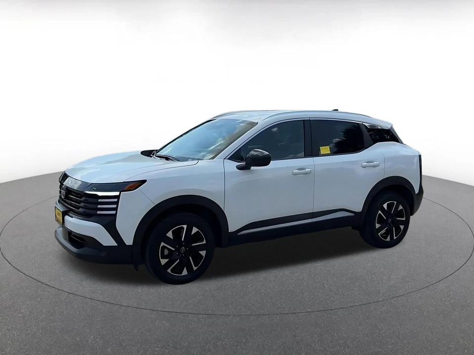 2026 Nissan Kicks - Image 8 of 31