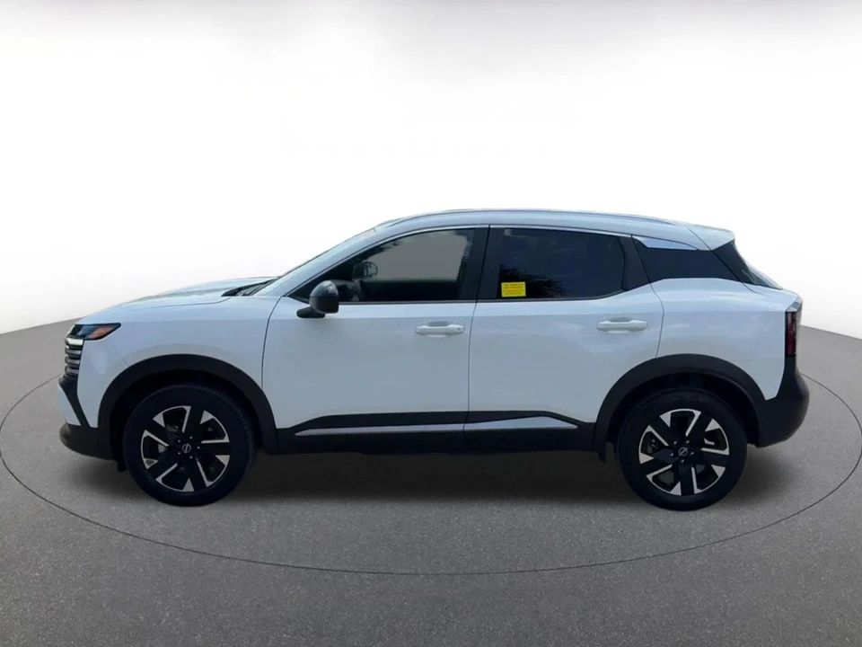 2026 Nissan Kicks - Image 9 of 31