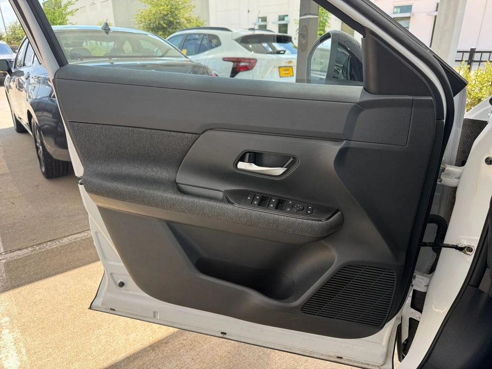 2026 Nissan Kicks - Image 20 of 31