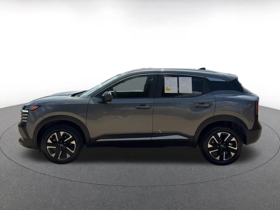 2026 Nissan Kicks - Image 9 of 31