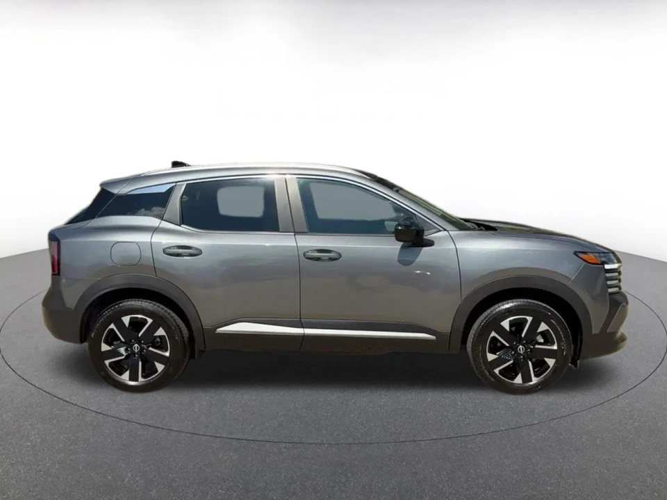 2026 Nissan Kicks - Image 17 of 31